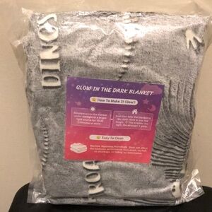 Jekeno Glow in the Dark 50x60 Gray Dinosaur Throw Blanket